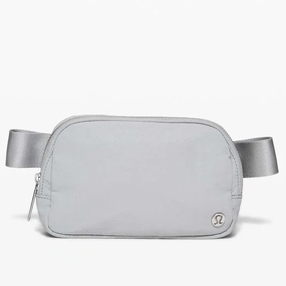 Lululemon Everywhere Belt Bag - Picture 3 of 12